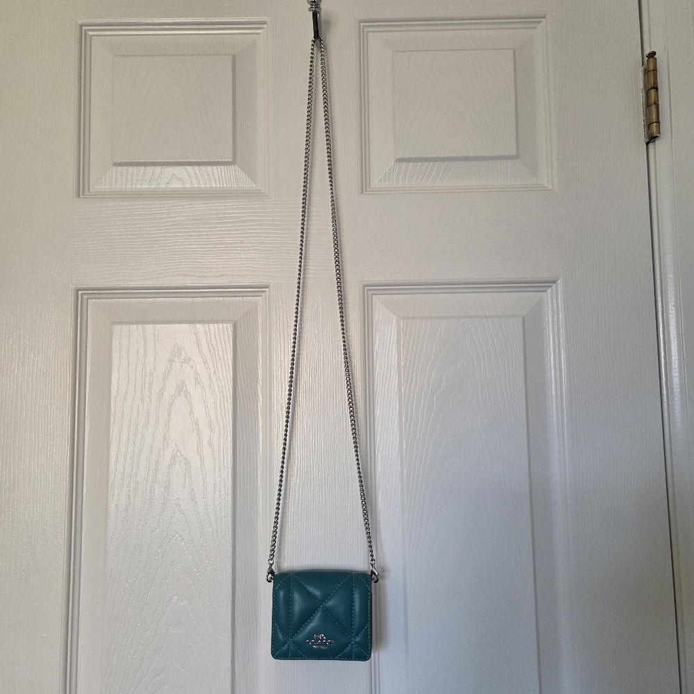 2 Piece, Stunning Coach New York matching set in a beautiful teal blue-green - Picture 9 of 12